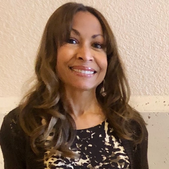 Meet your Posher, Vicki - Picture 3 of 3